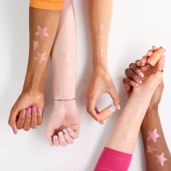 essence Baby Got Holo Glow Highlighter Stick 10 Holy Apricotly