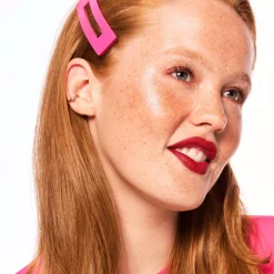 essence Baby Got Holo Glow Highlighter Stick 10 Holy Apricotly
