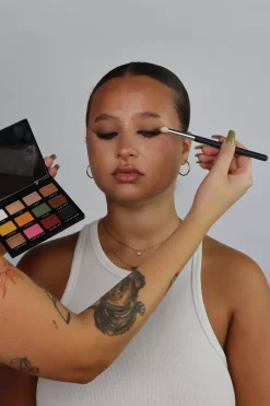 LOWD Cosmetics The First Letter Eyeshadow Palette 15 g
