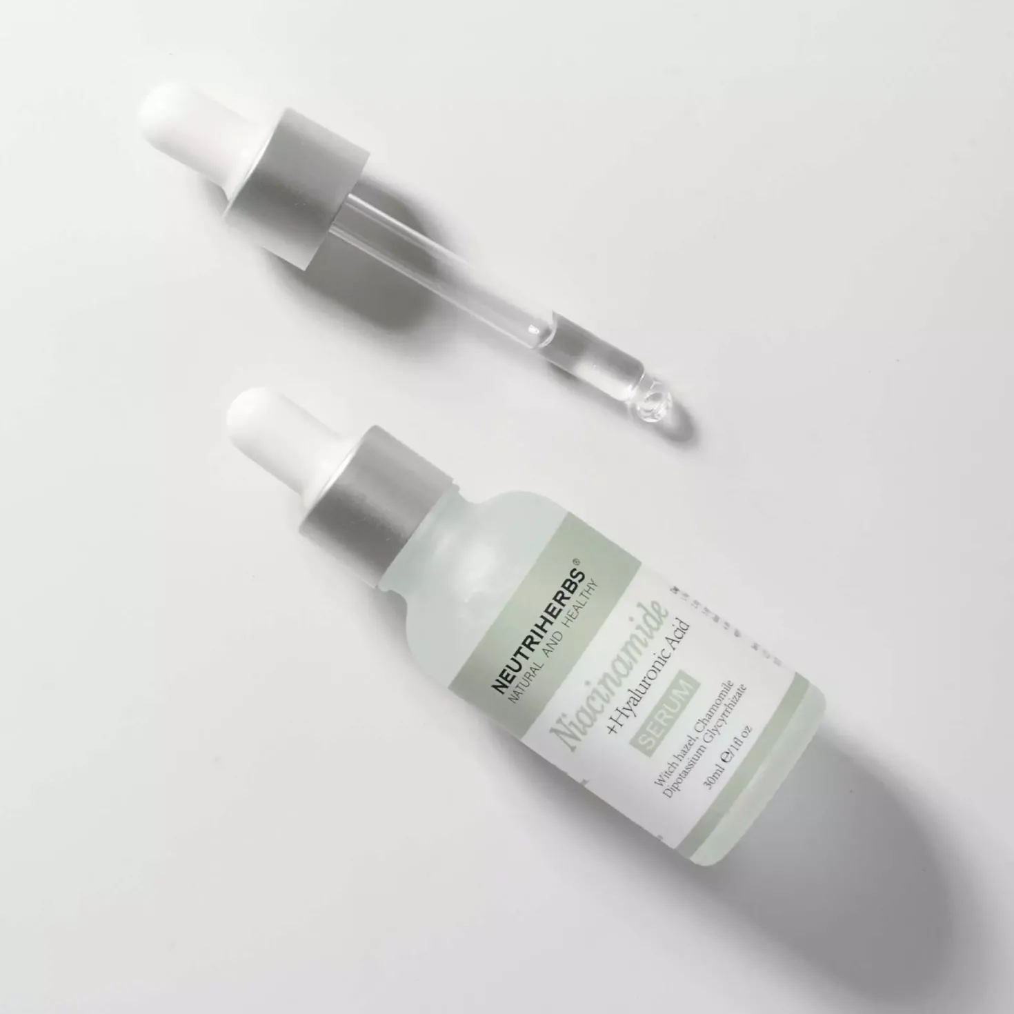 Neutriherbs Niacinamide + Hyaluronsyra Skin Serum 30 ml