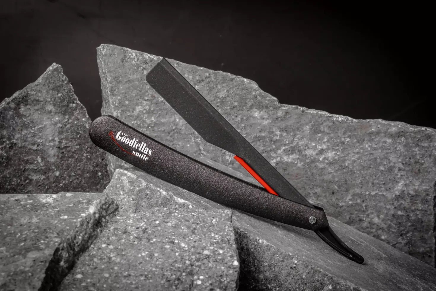 The Goodfellas' Smile Straight Razor Abysso