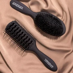 WatercloudsBlack Brush No.22 Tunnel Vent Brush No.22